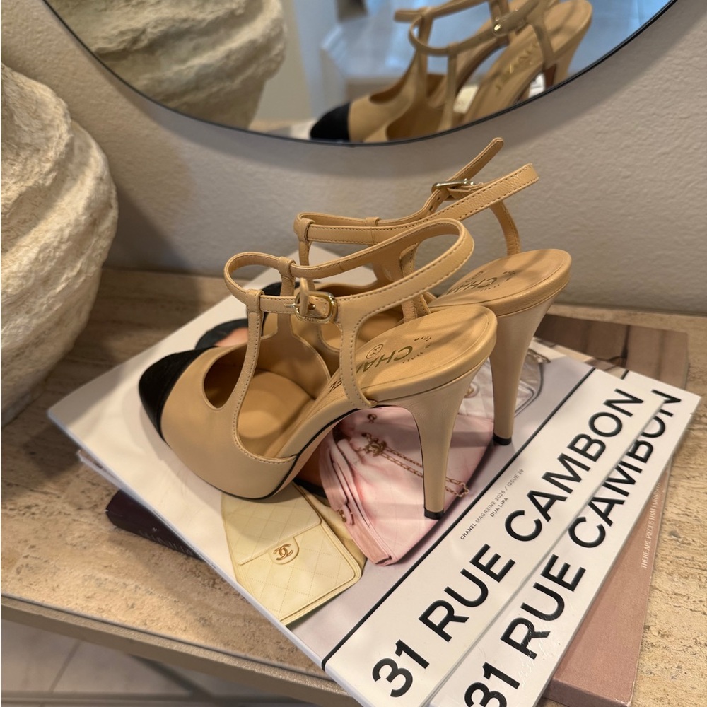 CHANEL Beige and Black Heels - Picture 4 of 12